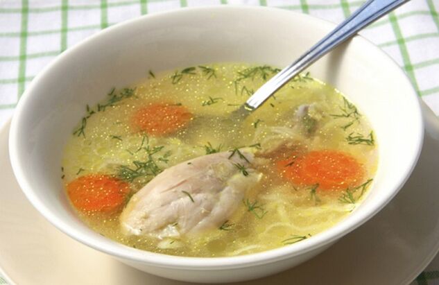 Geméiszopp mat Poulet virbereeden fir d'Dukan Diät